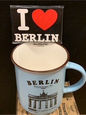 Berlin Brandenburger Tor Ceramic Mug - Light Blue and I love Berlin Magnet